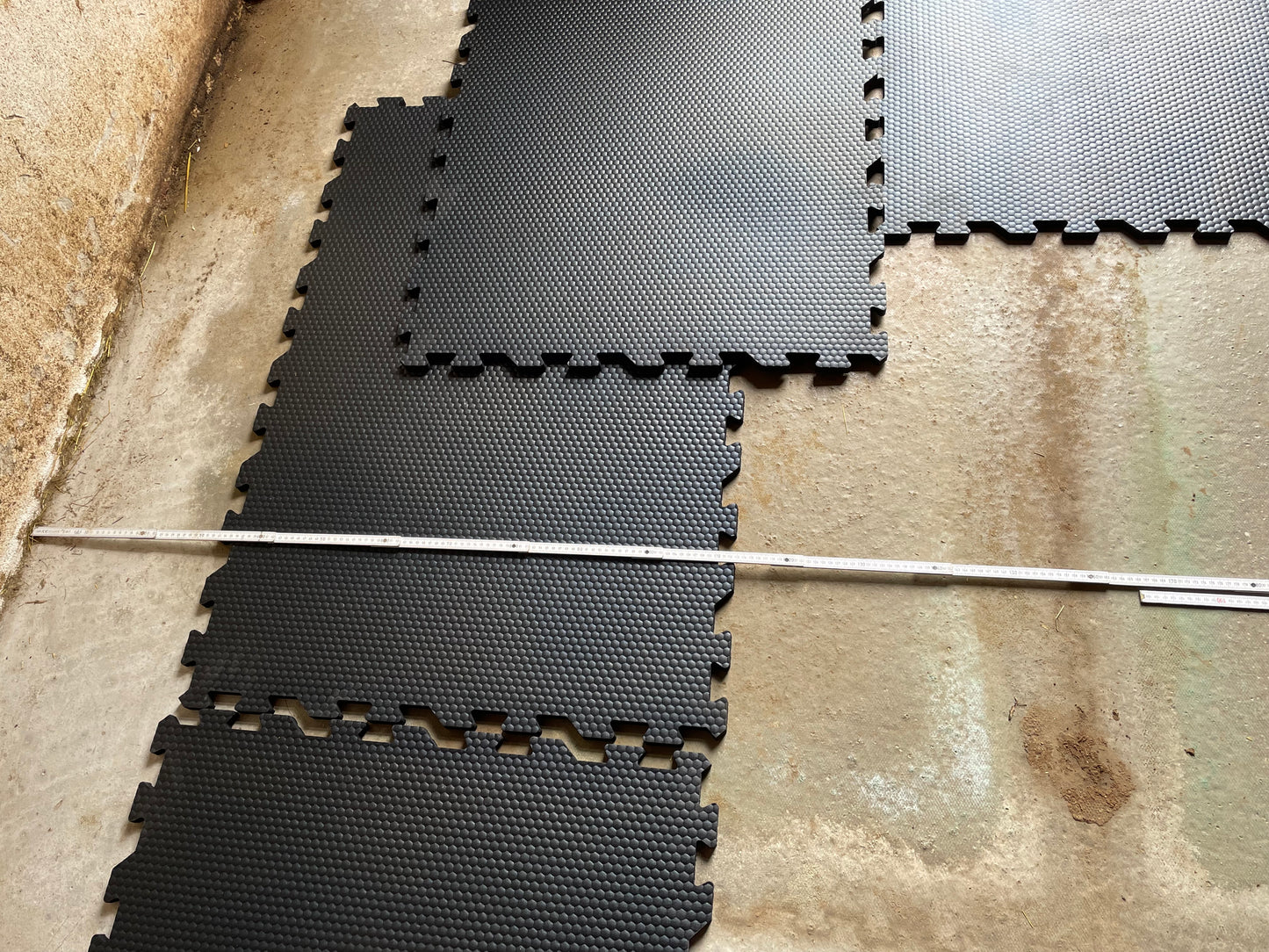 Ridcon Puzzle Boxenmatte aus Vollgummi
